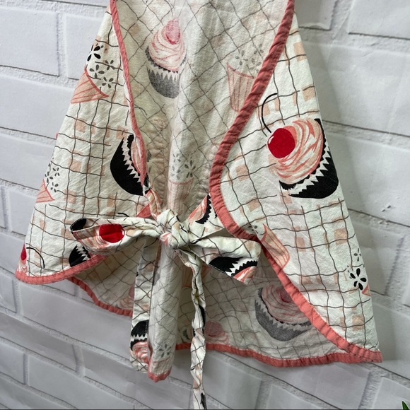 Jessie Steele Cherry Cupcake Apron - Picture 6 of 9